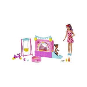 Mattel HHB67 - Barbie - Skipper - Babysitters Inc - Hüpfburg-Spielset mit 2 Puppen