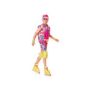 Mattel HRF28 - Barbie - The Movie - Ken im Retro Inlineskating-Outfit inkl. Inlineskates